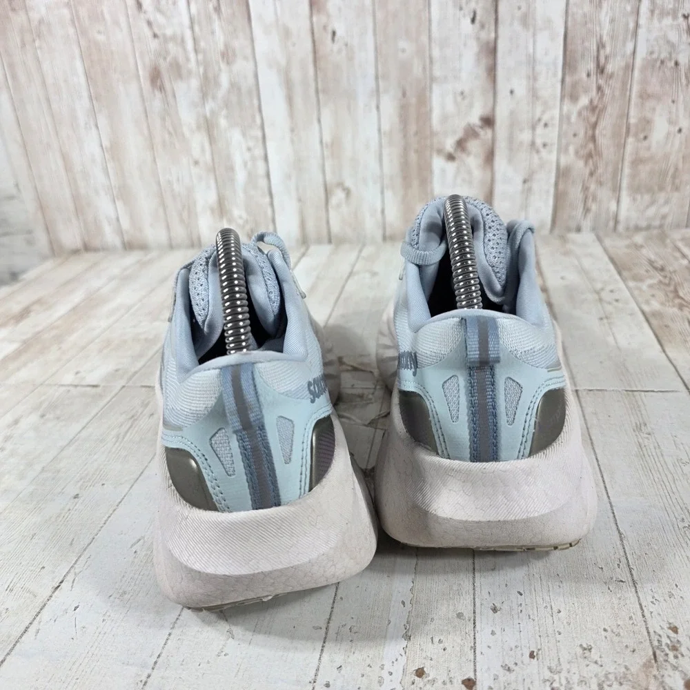 Saucony Triumph 22 Womens Running Shoes Light Blue Silver S10964-246 Size 7